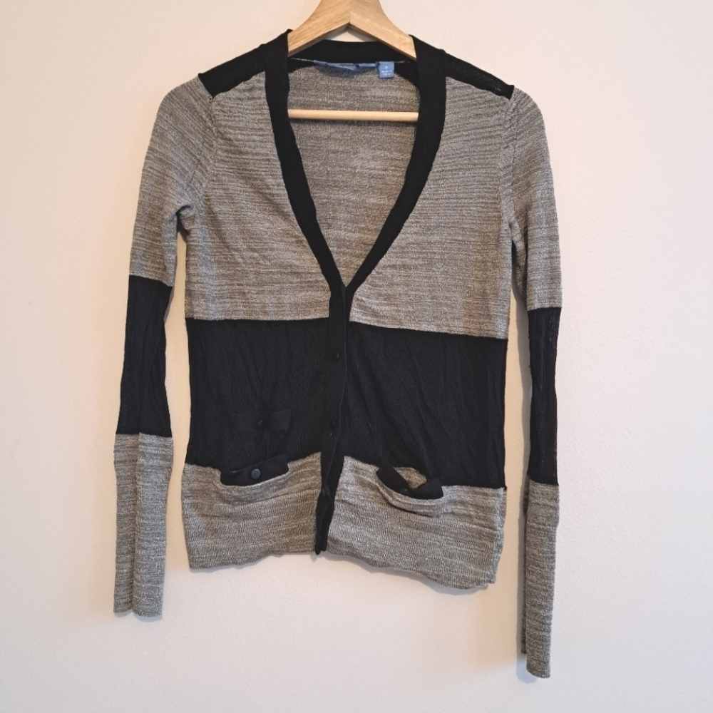 SIMPLY Vera Wang Button Up Top Size Small